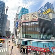 JR宇都宮駅西口の人気餃子店が閉店へ　再開発で景色が一変？　店舗移転先、“あの石像…