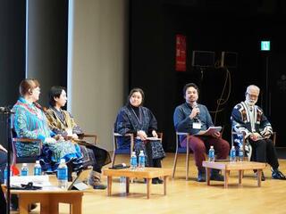 伝承と新たな語り模索